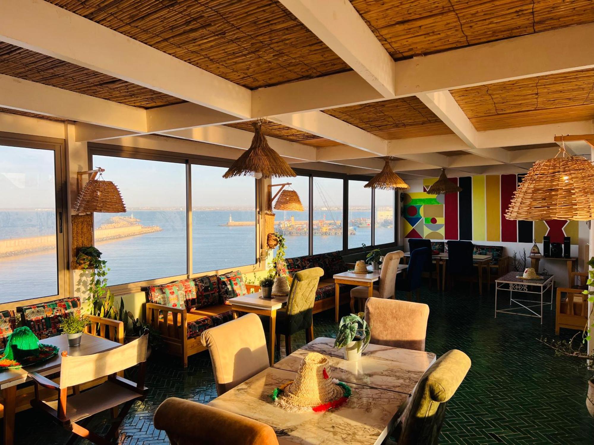 Art Riad Au Bord De La Mer 2 アル・ジャディーダ エクステリア 写真